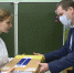 Школьники Новгородской области продолжают получать компьютерную технику для дистанционного обучения - ГТРК Славия