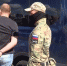 Видео: в Великом Новгороде задержали сотрудника колонии строгого режима - 53news.Ru