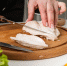 Салат, которого всегда мало: сочетание миндаля и копченой курицы покорит гостей - Сетевое издание Генплан Великого Новгорода