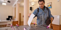 Сегодня, 14 сентября, в Новгородской области стартовал третий, заключительный день голосования на досрочных выборах губернатора региона и выборах депутатов дум 15 муниципальных округов. - Новгородские Ведомости