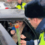 Инспекторы ДПС поздравили с 8 марта автоледи, пешеходов и пассажирок автобусов - 53news.Ru